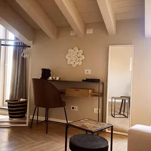 Gatto Bianco 42 Гостевой дом Бергамо