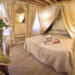 Noemi 3* Venice
