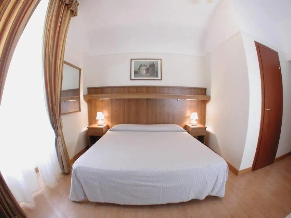 **  Hotel Altavilla 9 Rome Italy